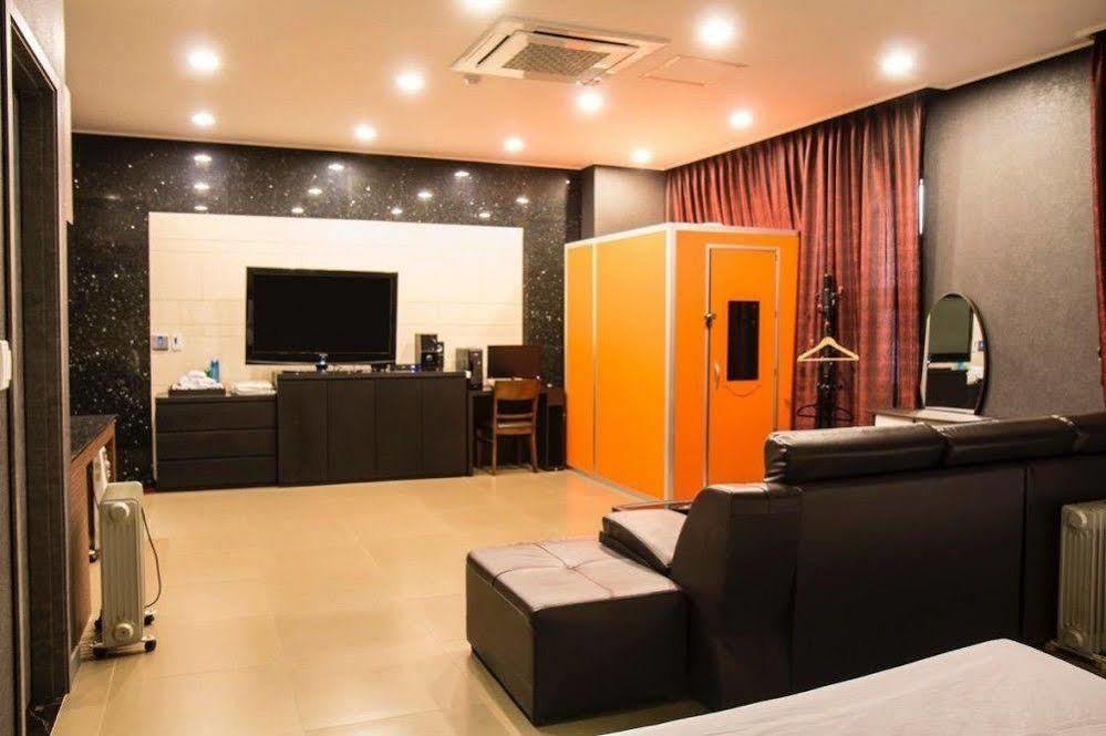 G Tourist Hotel Wolmido Incheon Exterior foto
