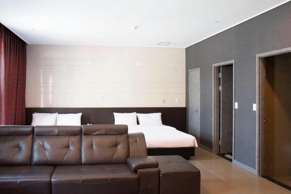 G Tourist Hotel Wolmido Incheon Exterior foto