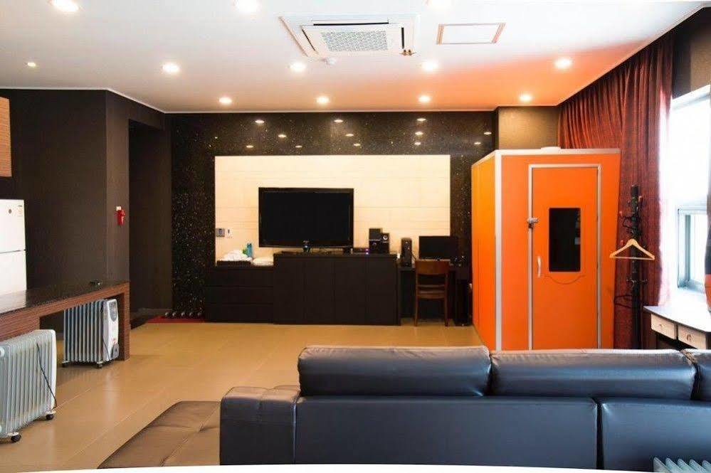 G Tourist Hotel Wolmido Incheon Exterior foto